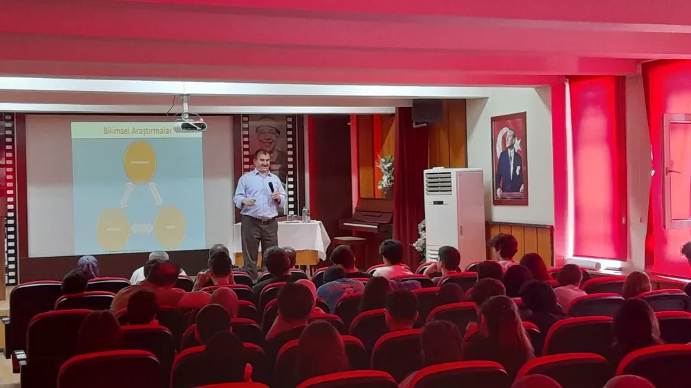 Gençlerle Gelecek ve Gelişim Üzerine İlham Veren Buluşma