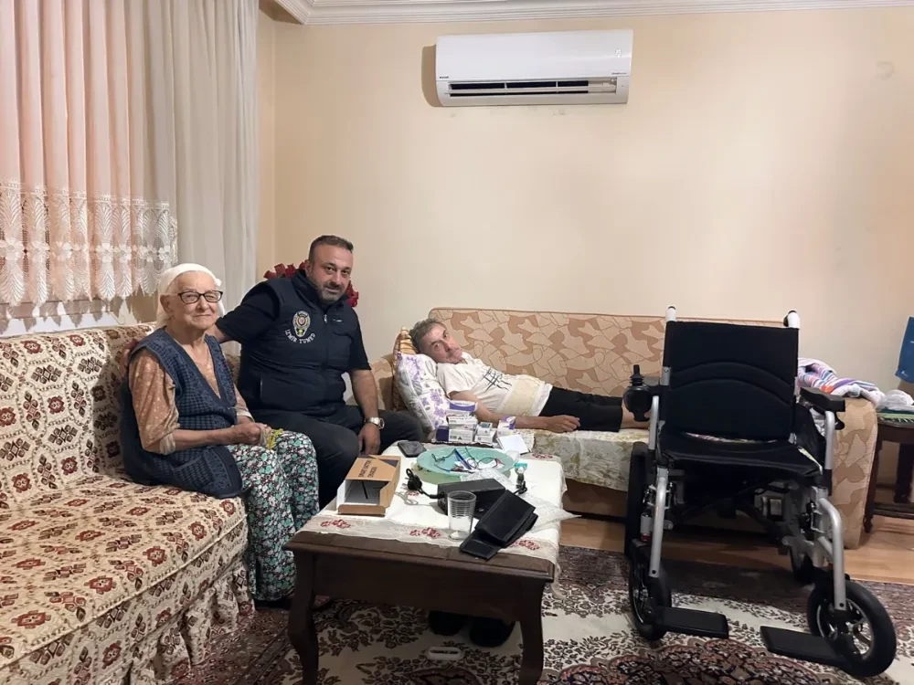 Bir Sandalye Geldi, İki Hayat Değişti